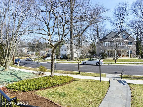 3rd image of 14 Kentbury Way