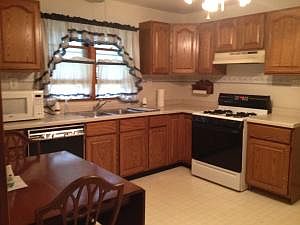 2nd image of 454 Freeman St