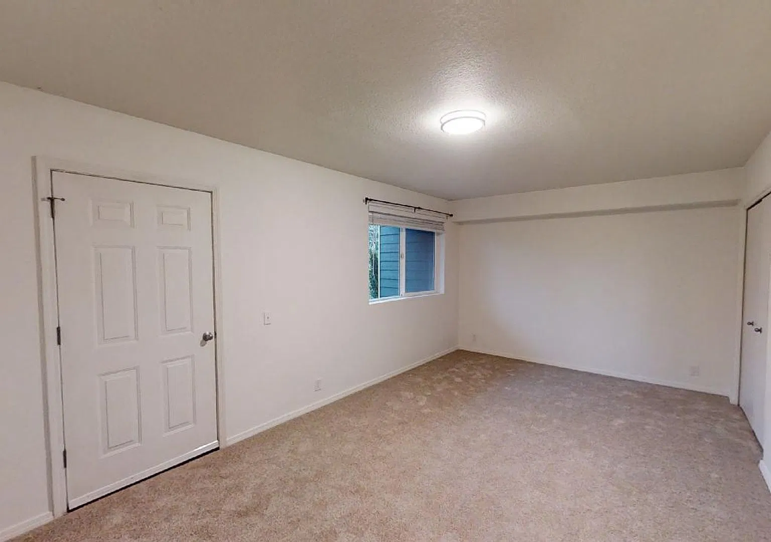 Spacious 3-Bedroom Townhome with Dual Primary Suites, Attached Garage & Private Backyard in Beave... — Photo 4