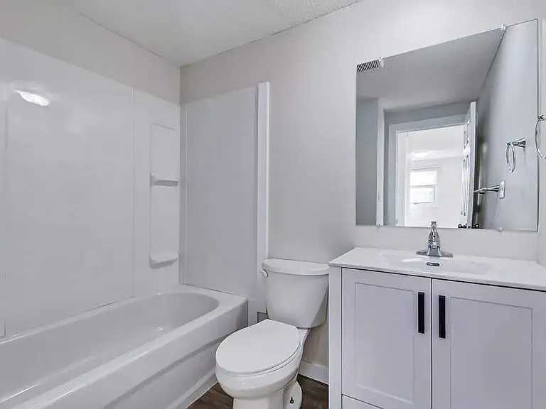 911 Preston Ave S #2 — Photo 5