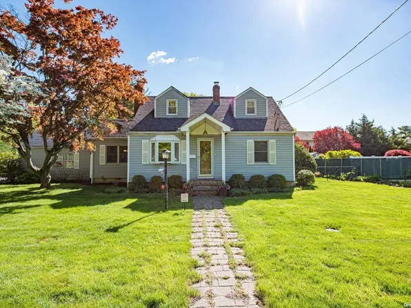 257 Jackson Avenue, Saint James, NY 11780