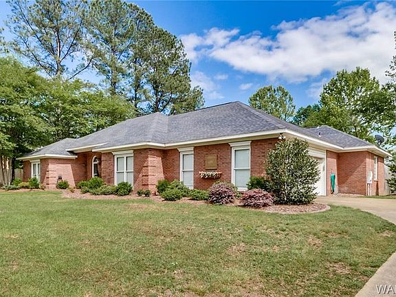 3rd image of 1633 Balsa Cir