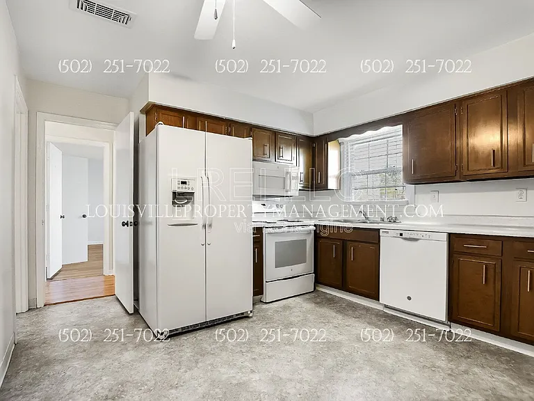255 Salisbury Sq — Photo 9