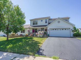 917 Oak Ridge Ln, Genoa City, WI 53128