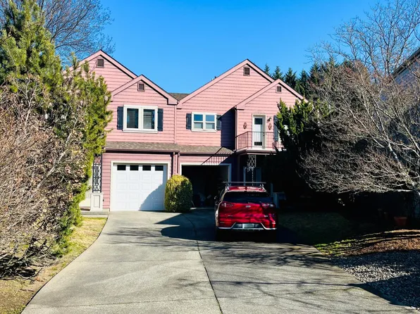 260 Jackson Creek Dr, Jacksonville, OR 97530