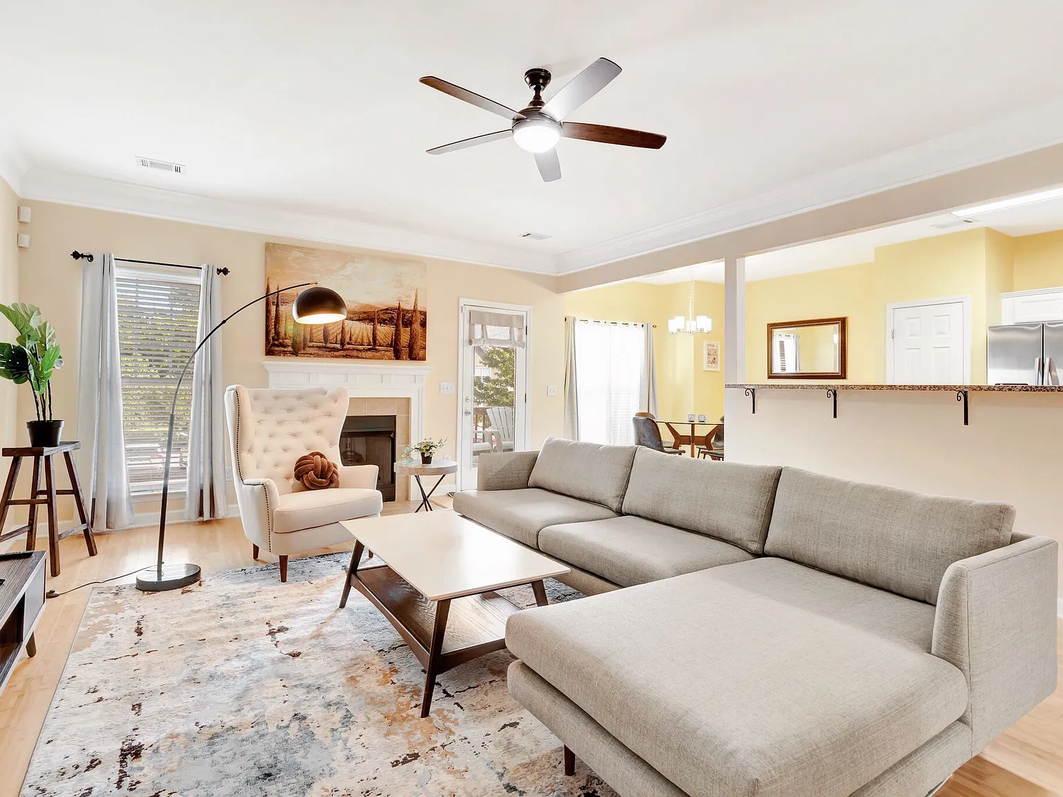 3 bed, $4,450 — Photo 2