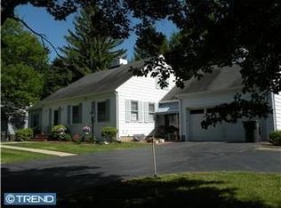 15 Edgewood Rd, Yardley, PA 19067