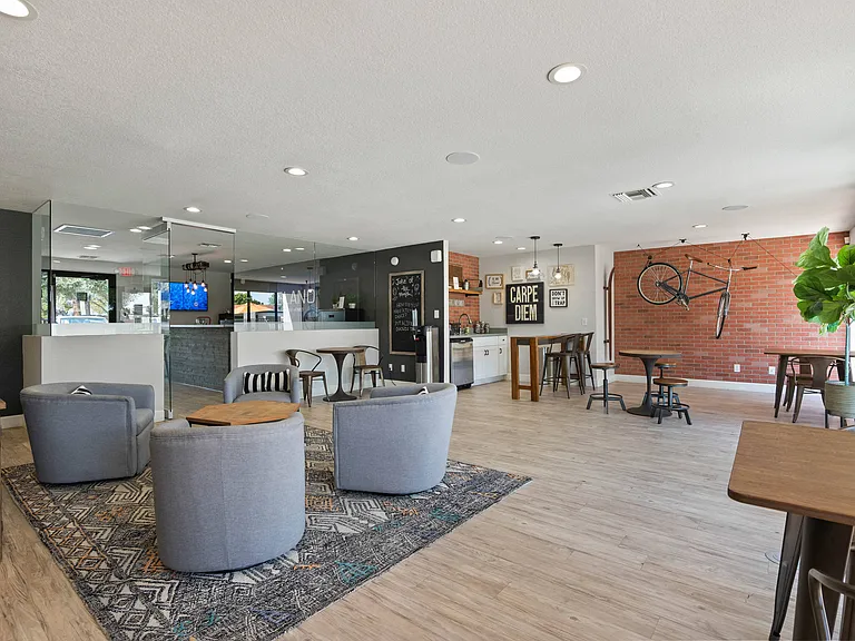 Delano Apartments — Photo 11