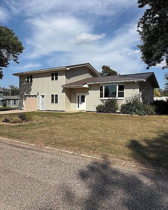 1st image of 3093 9th Ave