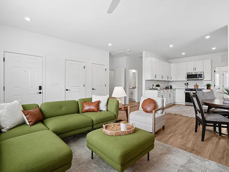 Hamlet Huntersville - Homes & Townhomes for Rent — Photo 23