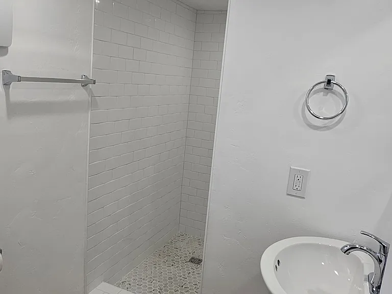 150 E 1100 N — Photo 12