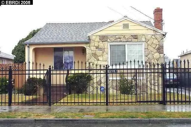 1047 101st Ave photo 1