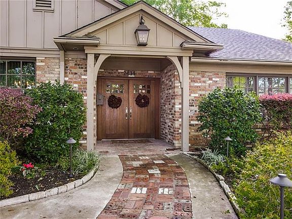 4th image of 2815 Simondale Dr