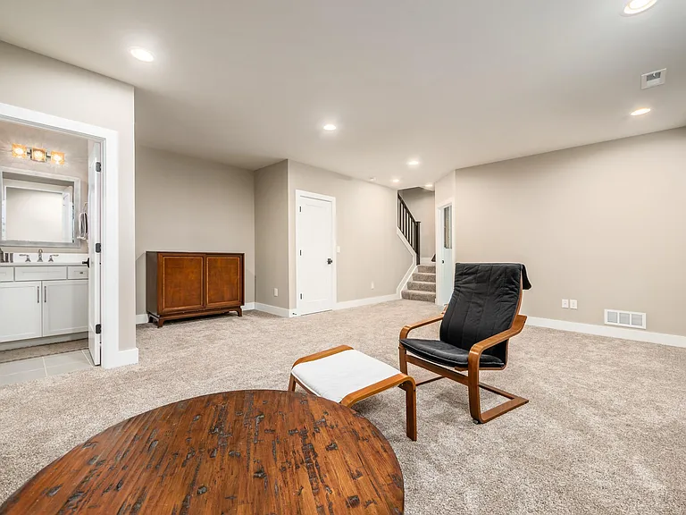 953 Pullman Pl — Photo 51