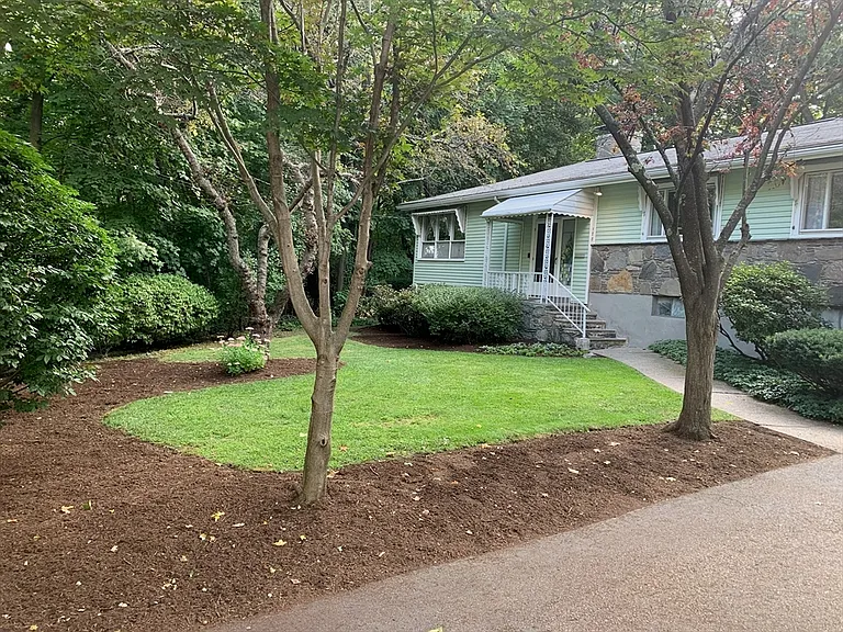 178 Beethoven Ave #- — Photo 2
