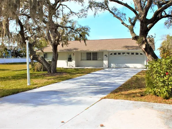 3404 Pineview Dr, Holiday, FL 34691