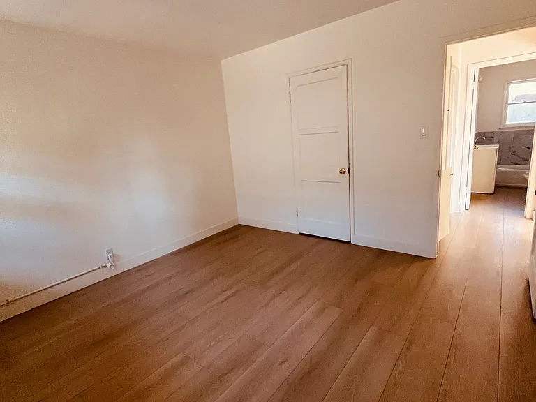 4415 Woodman Ave #4415 — Photo 21