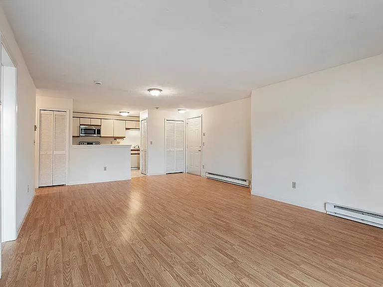 11 Gibbs St #I — Photo 2
