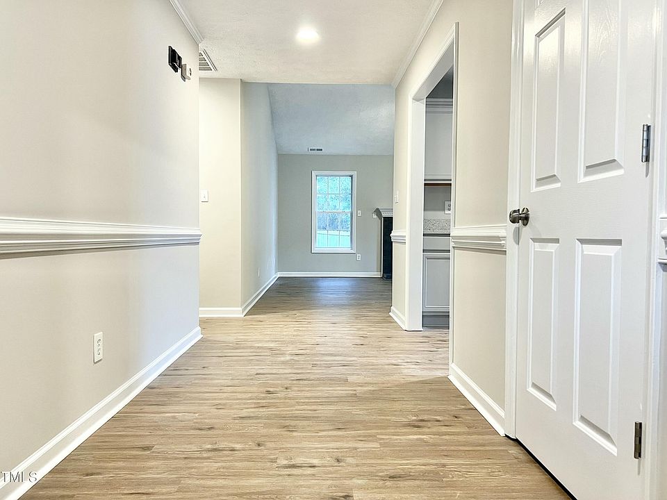 1st image of 413 Bramblegate Rd