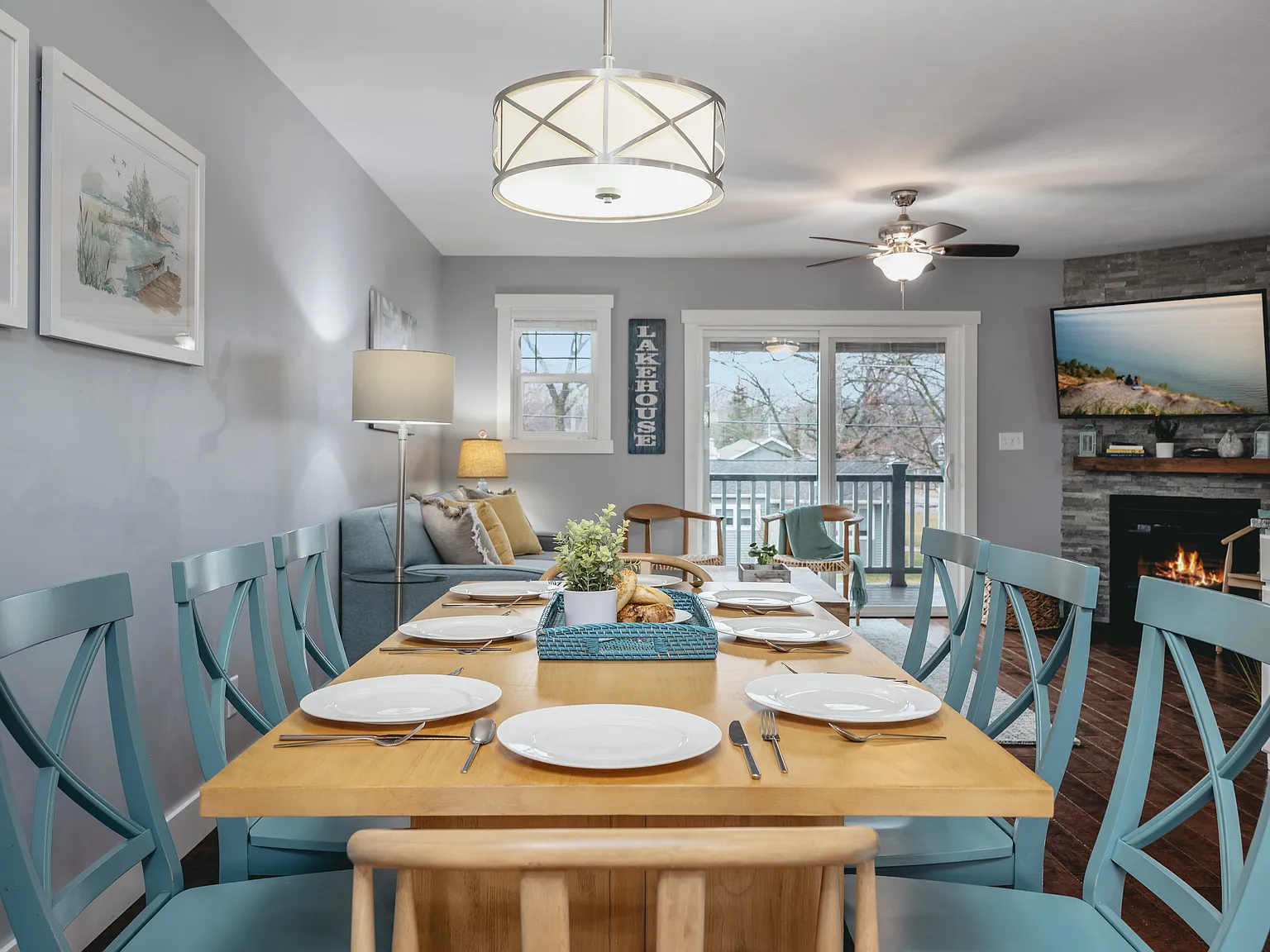 3 bed, 2.5 bath, 1453 sqft, $2,200 — Photo 1