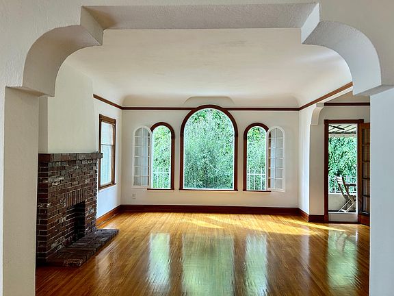 2nd image of 636 N Genesee Ave #1/2