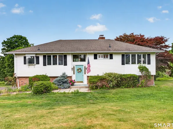 14 Whippoorwill Hill Road, Newtown, CT 06470
