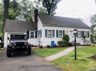 879 Midland Rd, Oradell, NJ 07649