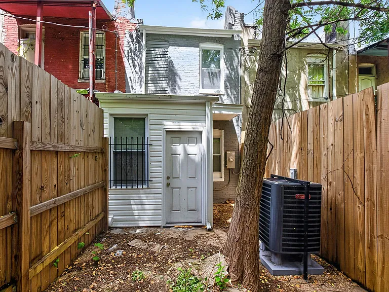 2537 Hollins St — Photo 19