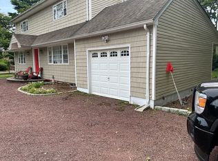 98 Browns Rd, Nesconset, NY 11767