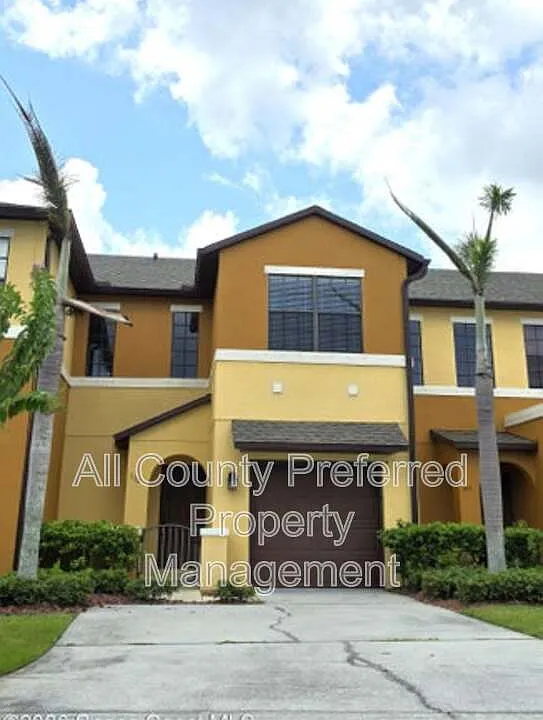 1390 Lara Cir #102