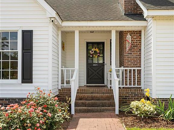 5th image of 401 English Park Rd