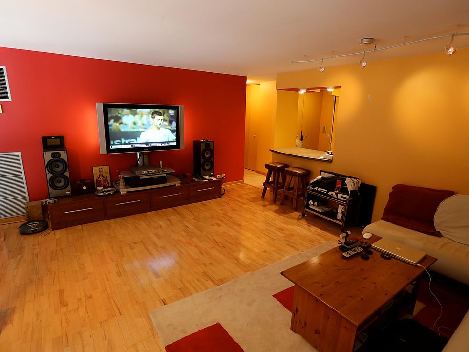 1st image of 4343 N Clarendon Ave APT 1306