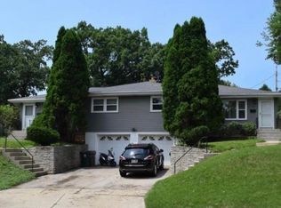 17 Bluebird Ct, Madison, WI 53711