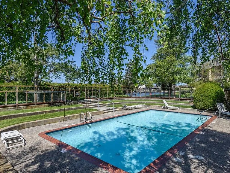 1135 Shoreline Dr — Photo 25