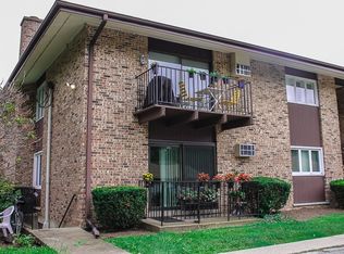 505 N Kenilworth Ave #10, Glen Ellyn, IL 60137