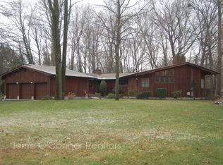 12 Pine Hill Dr, Upper Saddle River, NJ 07458