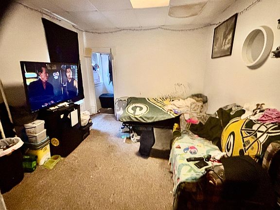 3rd image of 1016 S Main St