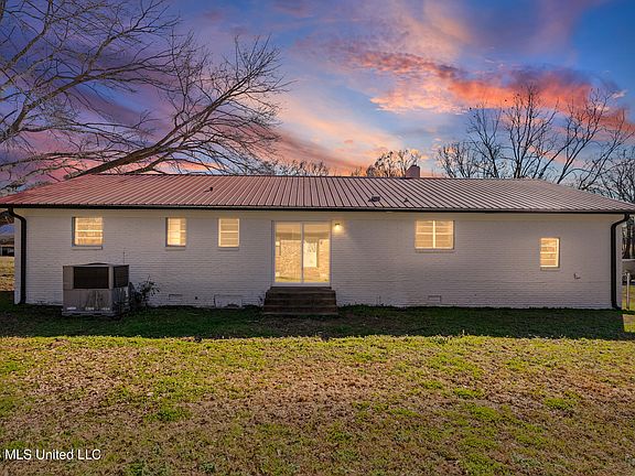 4th image of 236 Brownsferry Rd