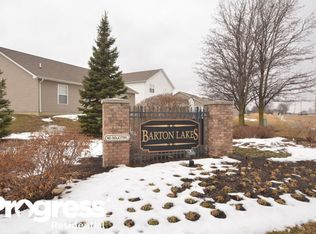 636 Cloverfield Ln, Greenwood, IN 46143