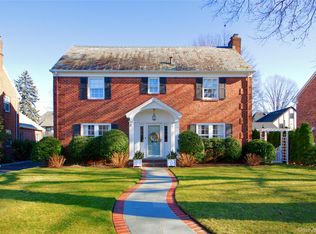 173 Brixton Rd, Garden City, NY 11530