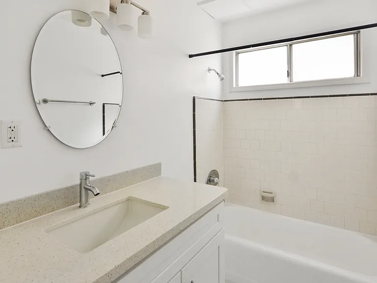 20533 Vanowen St #2 — Photo 15