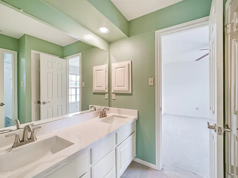 2214 Cherrytree Ridge Ln — Photo 38