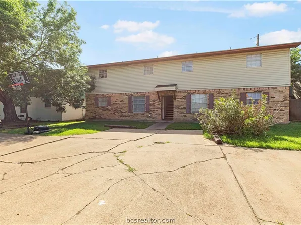 2400 Jaguar Dr, Bryan, TX 77807