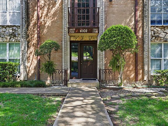 3rd image of 4102 Ridglea Country Club Dr APT 1501