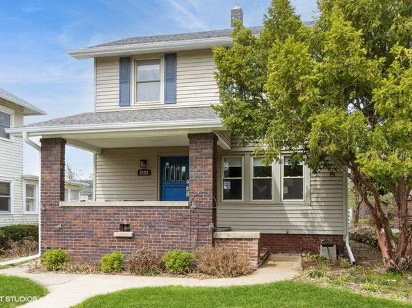 2128 Grande Ave SE, Cedar Rapids, IA 52403