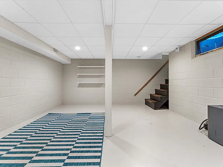 44 Stetson Pl — Photo 43