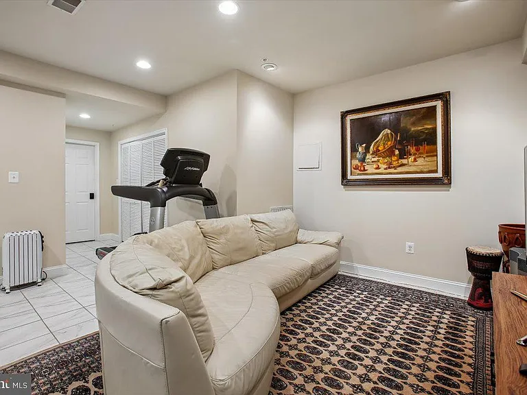 1309 McLean Crest Ct — Photo 47
