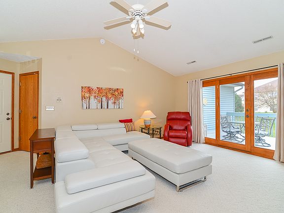 5th image of 4725 Westchester Dr NE #1