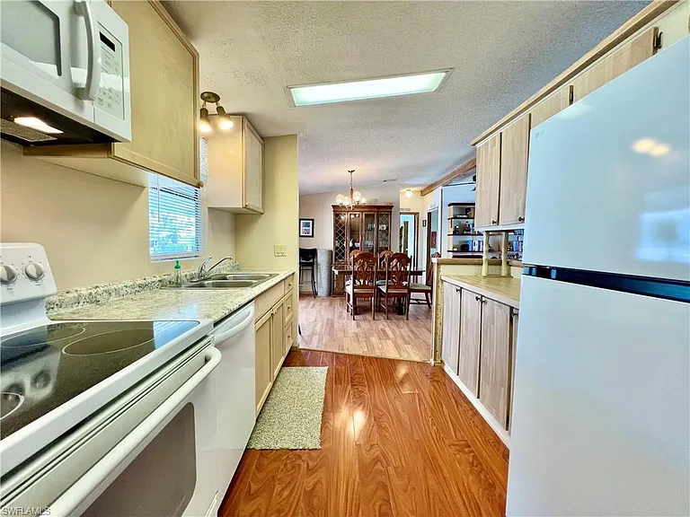 573 Cape Florida Ln — Photo 13