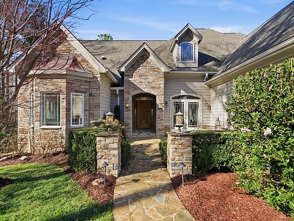 4th image of 143 Christenbury Ln
